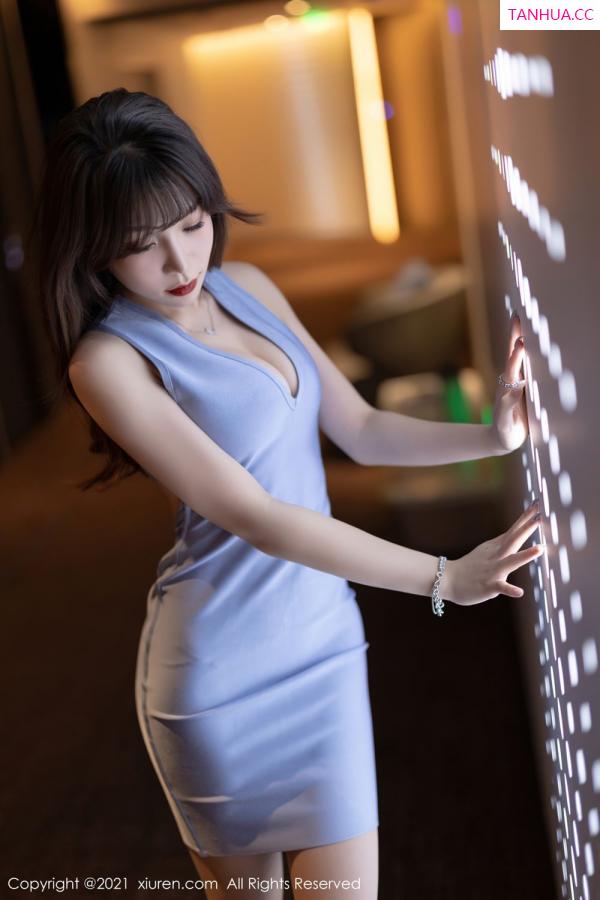 陈芝 芝芝Booty 全民女神芝芝Booty 浅蓝色的短裙涌动第5张图片